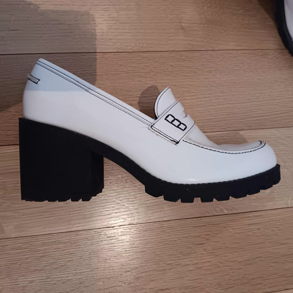 Women's White Loafer Heels! - Picture 4 of 8
